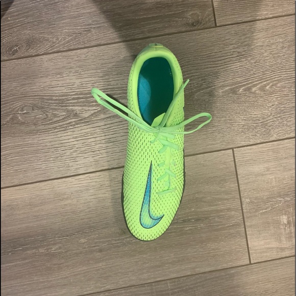 LIKE NEW Nike Cleats - Phantoms Neon Yellow/Green - Picture 5 of 11